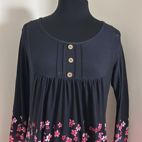 Black with Bright Pink Abstract Pattern Size Medium - Picture 3 of 9